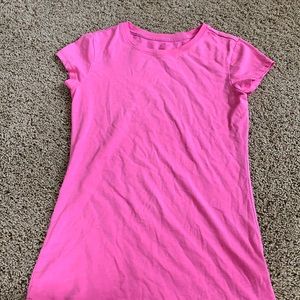 pink t-shirt size medium